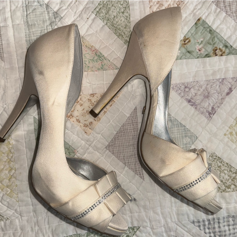 Nina New York Ivory Satin Rhinestone Bow Heels – Bridal Wedding Prom – Dyeable - Picture 7 of 9